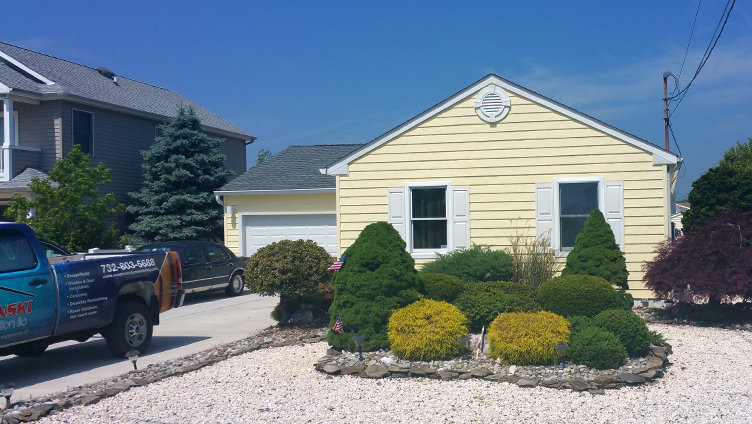 Bayville, NJ house before raising, front view