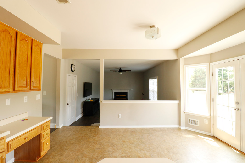 Transitional Space between Kitchen and Living Room before Remodel
